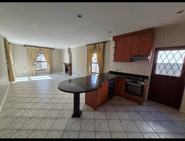 3 BEDROOM HOUSE TO LET IN WEST BEACH